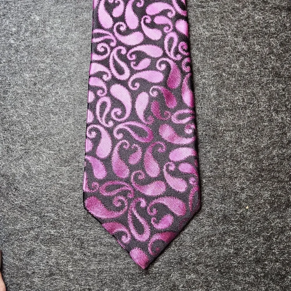 Ted Baker Tie 100% Italian Silk Paisley Purple Designer London Luxury USA 60